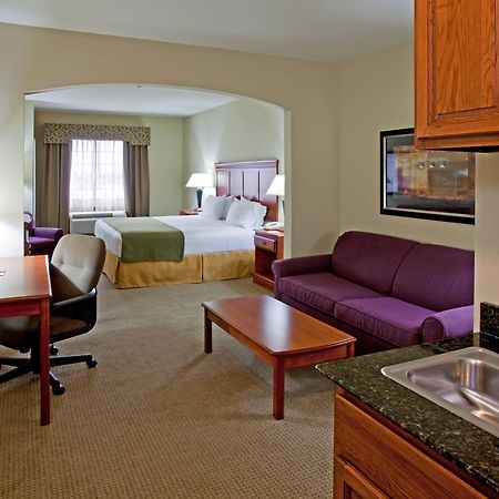 Holiday Inn Express Hotel And Suites Ada By Ihg Rum bild