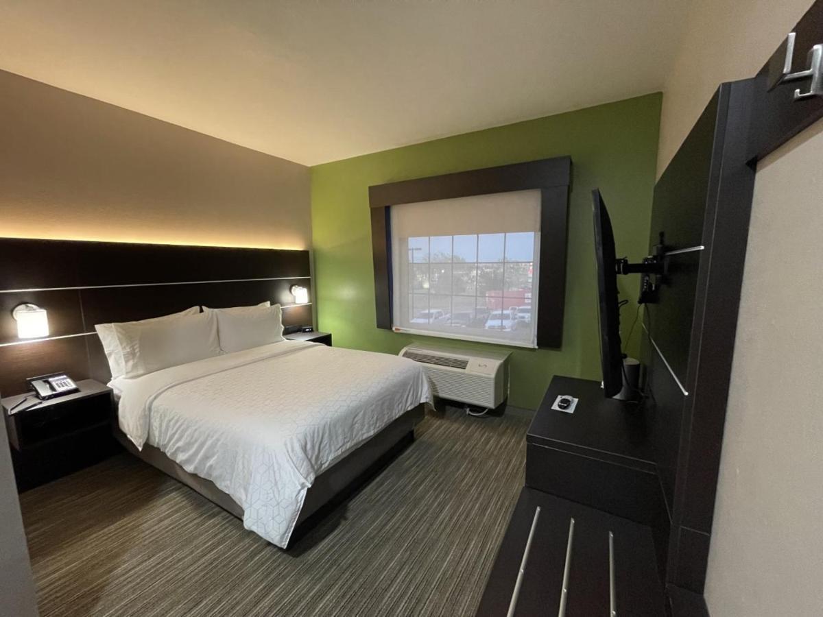Holiday Inn Express Hotel And Suites Ada By Ihg Exteriör bild