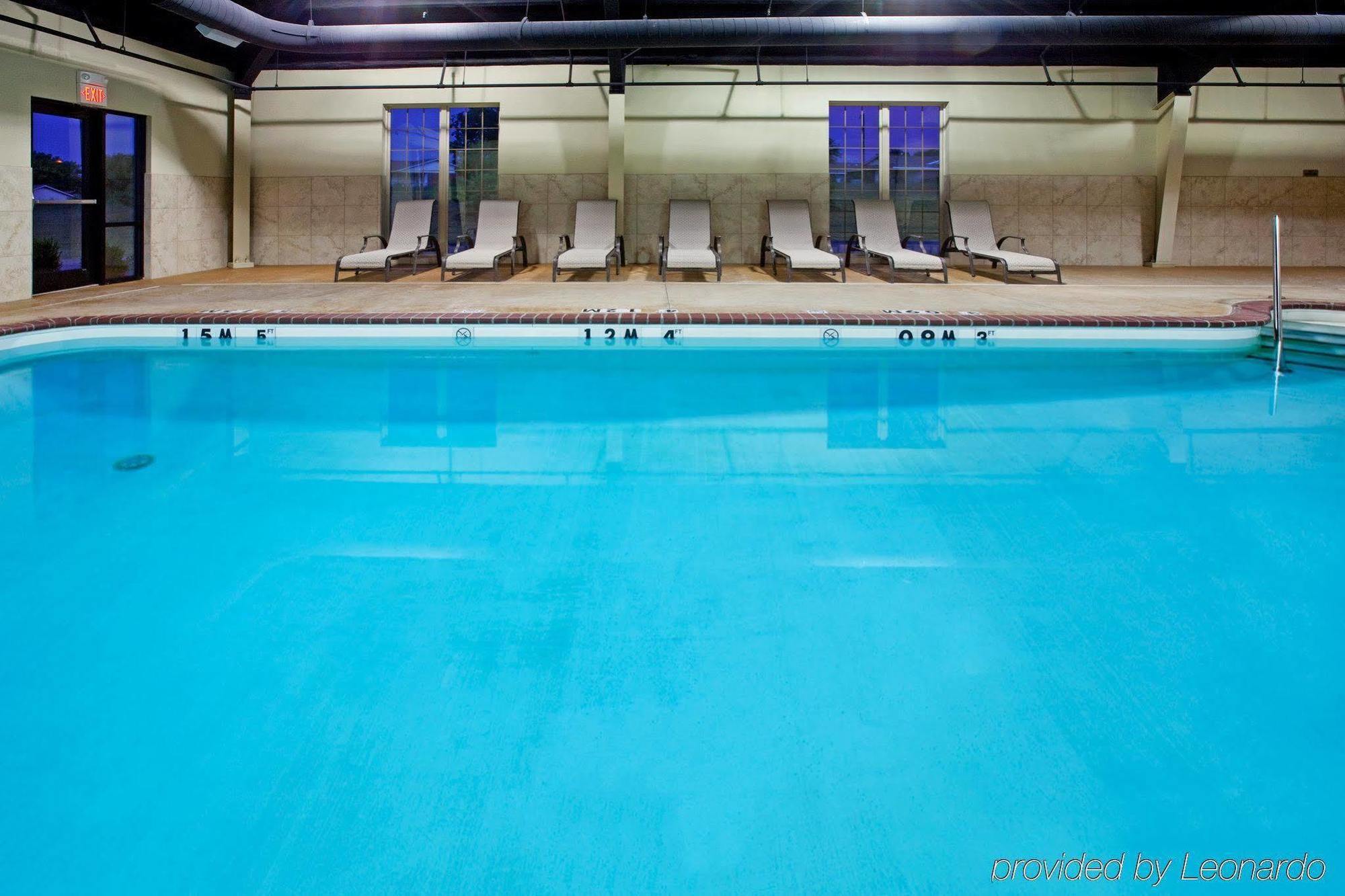Holiday Inn Express Hotel And Suites Ada By Ihg Exteriör bild
