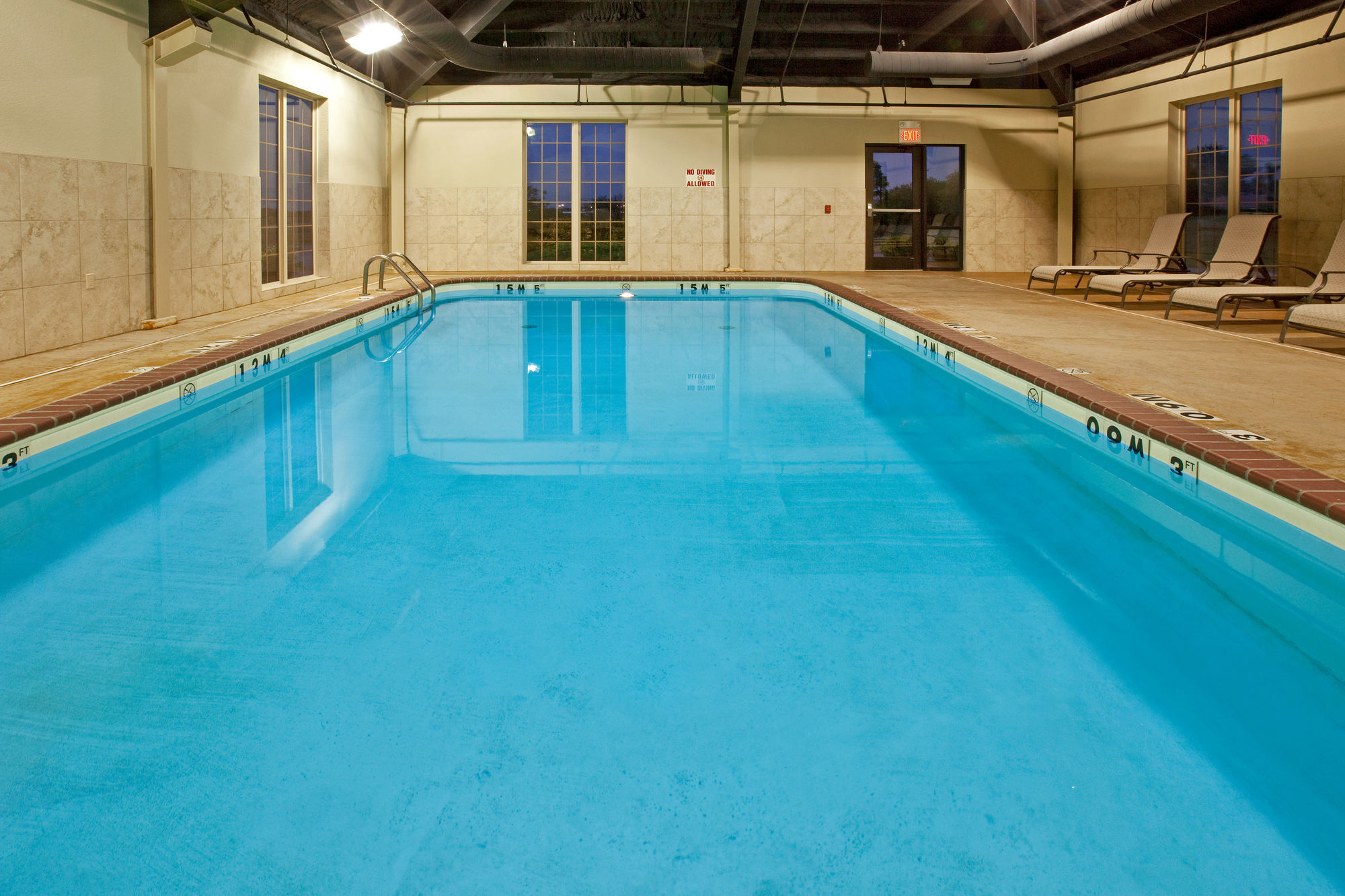 Holiday Inn Express Hotel And Suites Ada By Ihg Exteriör bild